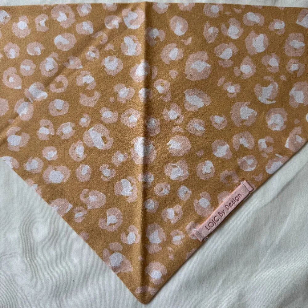 NWT Loic by Design Leopard Pattern Dog Bandana, Brown, White, + Pink, Size L